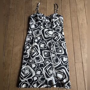 Women's AGB dress Black And White Strappy Knee Length Dress Size 6